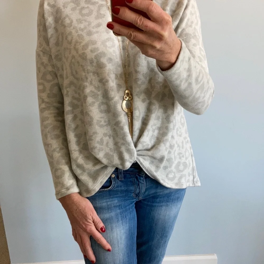 Animal Print, Twist Front Top - Picture 5 of 6